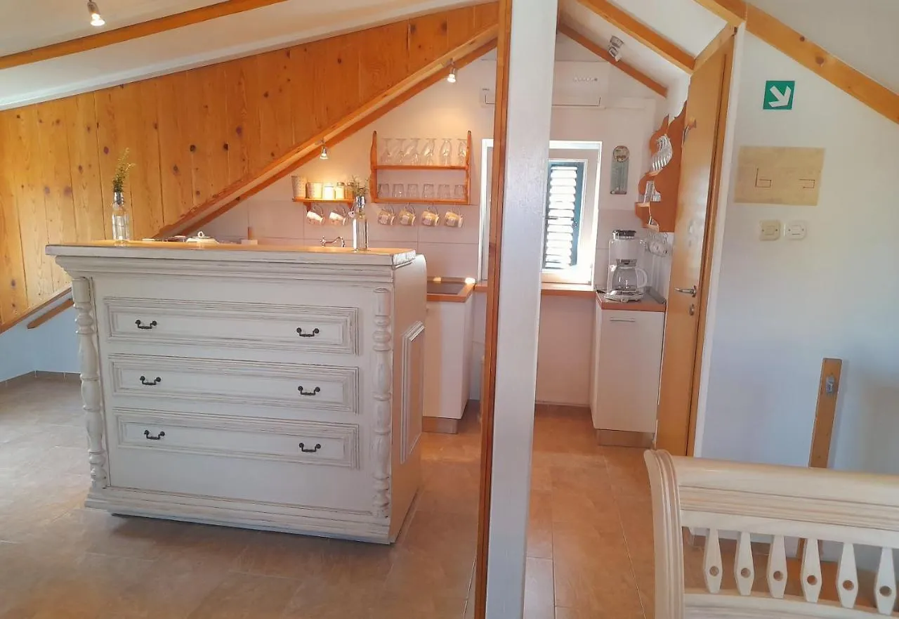 Luxury Mansarda Duplex - City Centre - Stone House Appartement Split