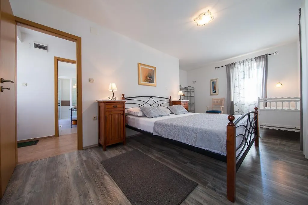 Luxury Mansarda Duplex - City Centre - Stone House Split